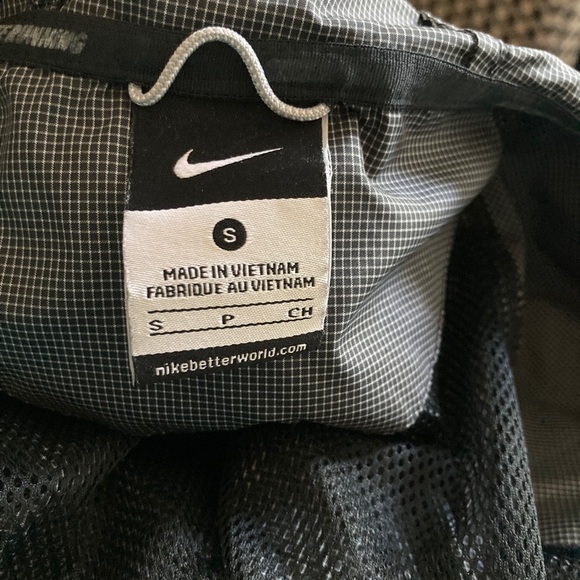 NIKE WINDBREAKER WOMEN SIZE SMALL - Picture 8 of 8